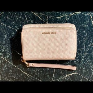 Michael Kors Blush Pink xl Wallet